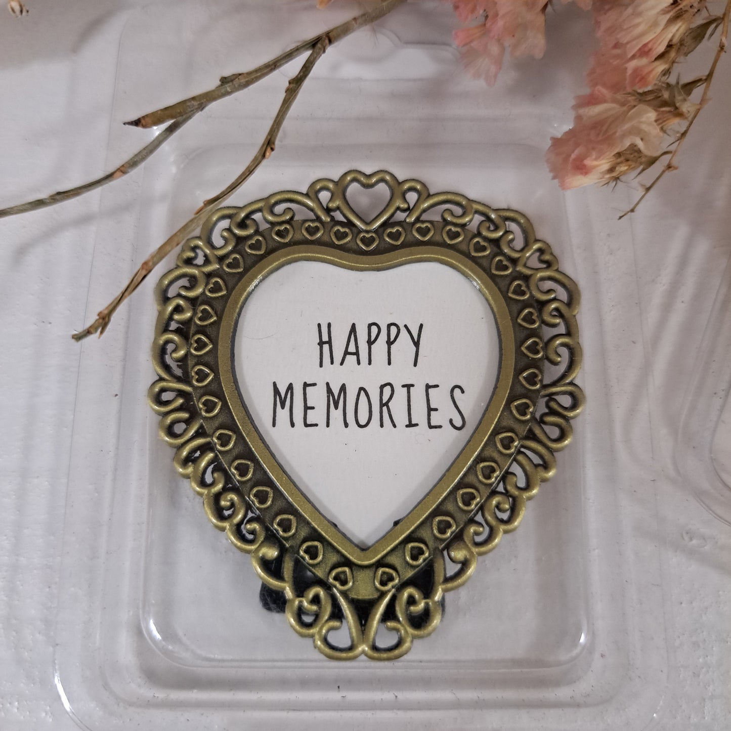 Mini-cadre photo « Happy Memories » – Détails délicats avec bordure en cœurs
