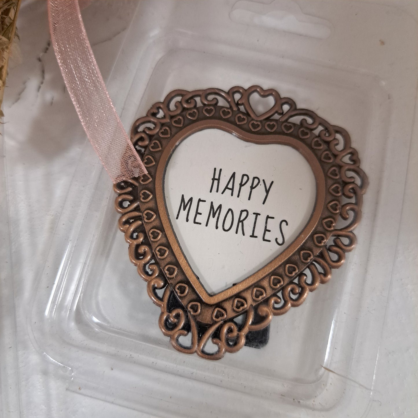 Mini-cadre photo « Happy Memories » – Détails délicats avec bordure en cœurs