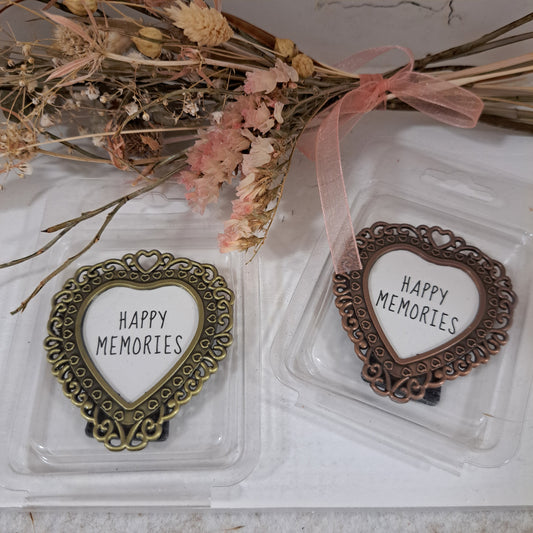 Mini-cadre photo « Happy Memories » – Détails délicats avec bordure en cœurs